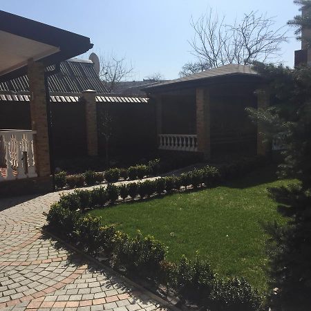Dating Hotel Cherry Twins (Adults Only) Κίεβο Εξωτερικό φωτογραφία