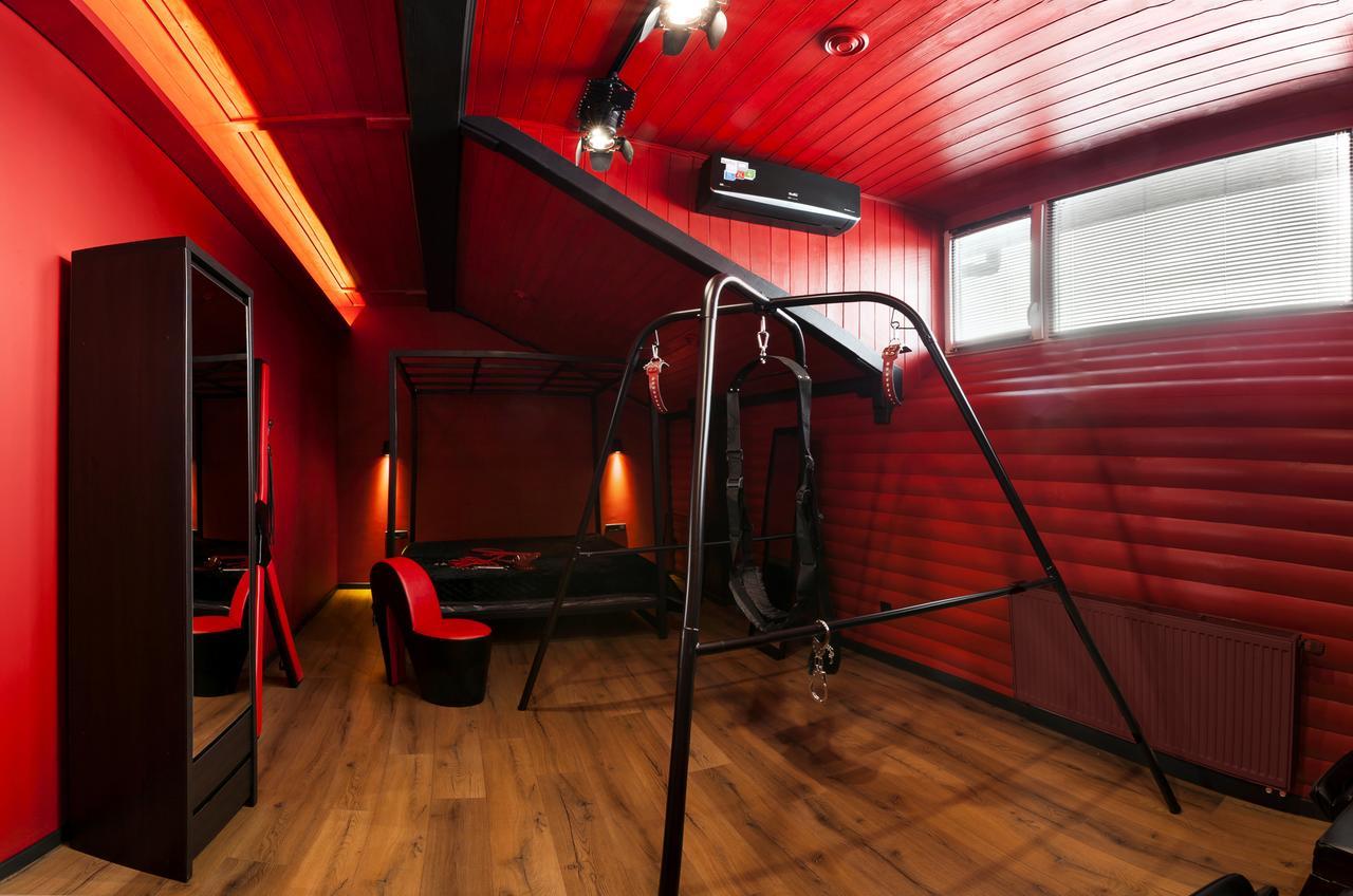 Dating Hotel Cherry Twins (Adults Only) Κίεβο Εξωτερικό φωτογραφία