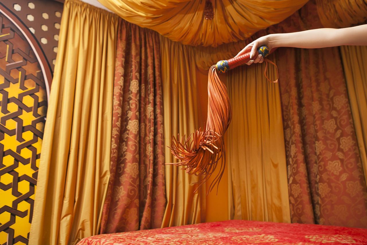 Dating Hotel Cherry Twins (Adults Only) Κίεβο Εξωτερικό φωτογραφία