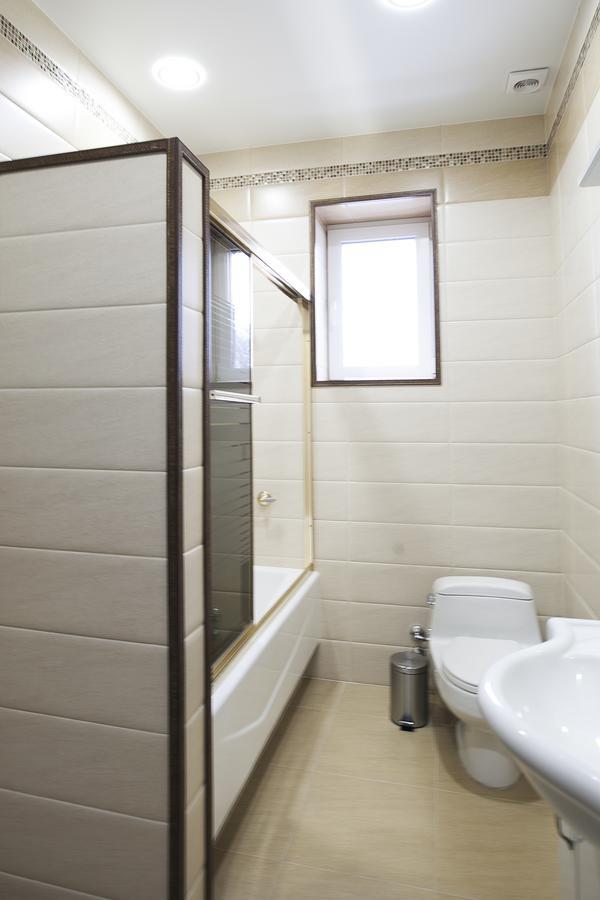 Dating Hotel Cherry Twins (Adults Only) Κίεβο Εξωτερικό φωτογραφία